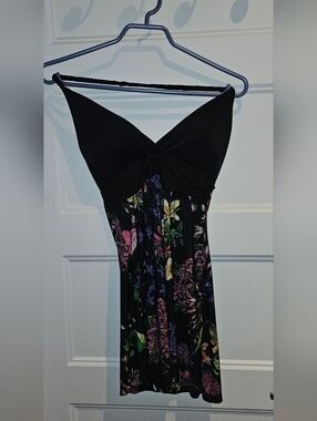 Black Floral Mini Dress - Elegant V-Neck Summer Dress